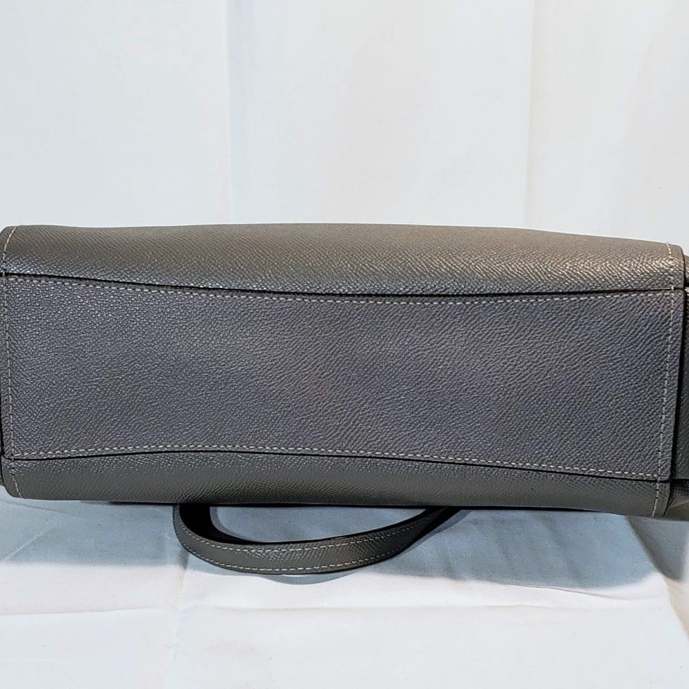 Coach-crossgrain Brook mini, carry all hand bag, like new. w/crossbody strap - Picture 7 of 14